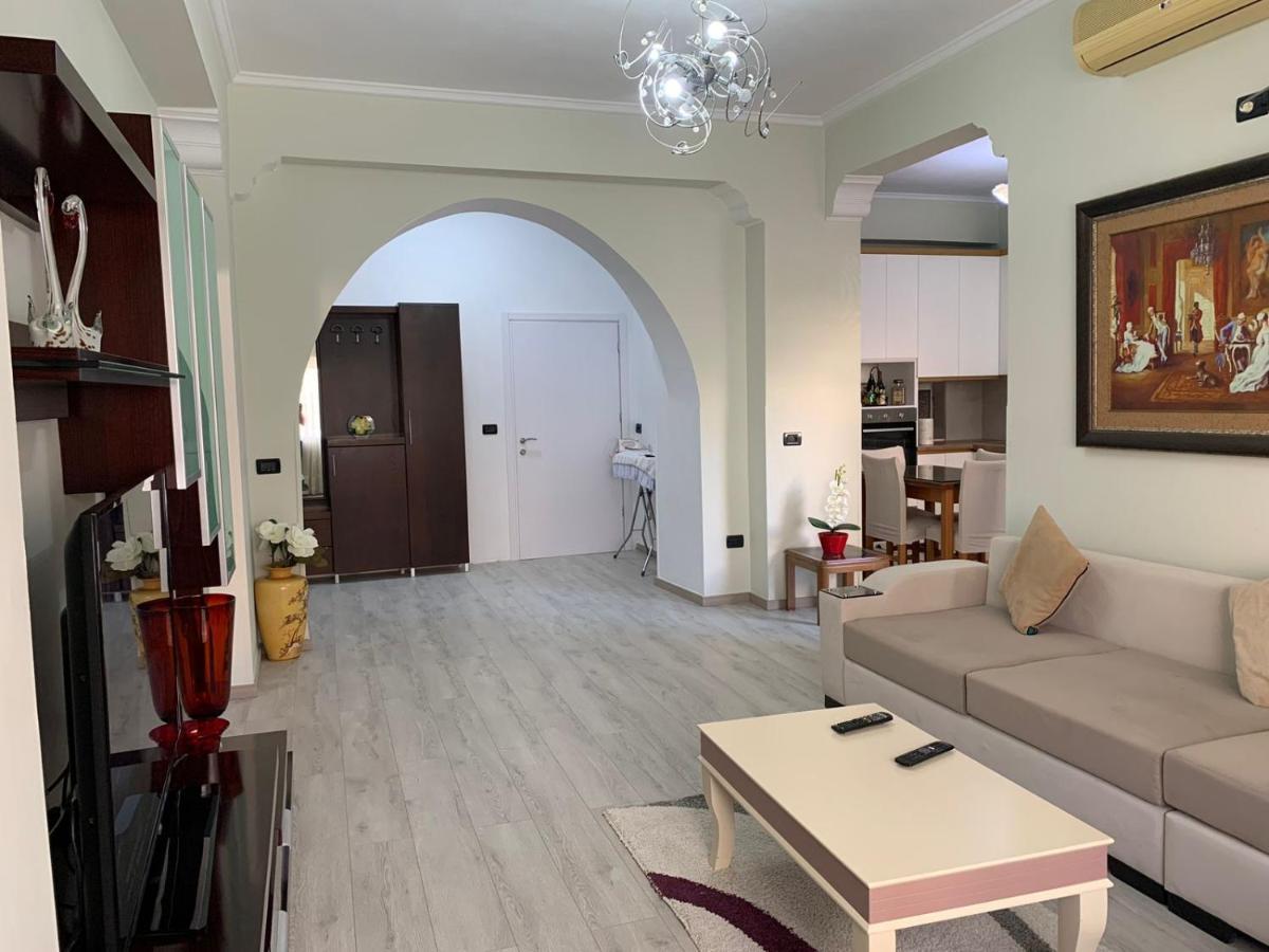 Dadaj Apartments ساراندا المظهر الخارجي الصورة